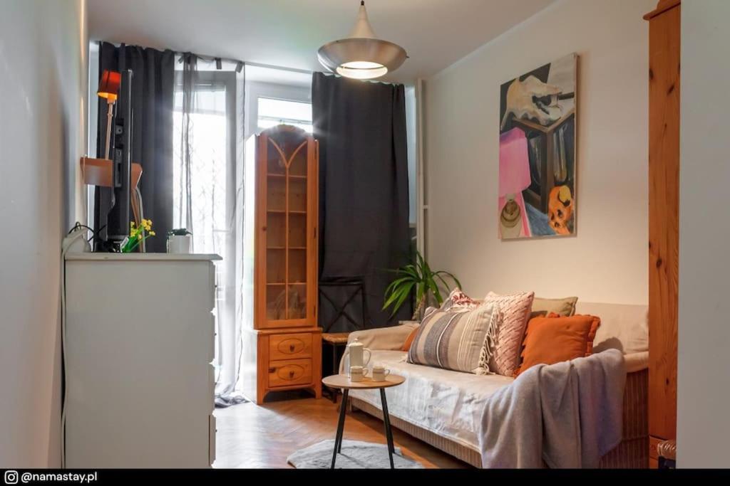 Butas Spacious Retro Flat Close To National Stadium Warsaw